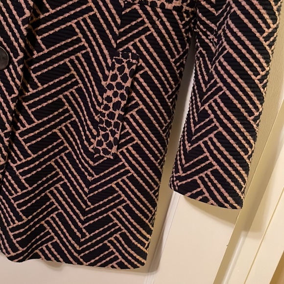 Abstract print coat.  Size medium. Cheryl Nash brand. Good condition - Picture 3 of 4